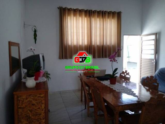 Casa para Venda em Pindamonhangaba - 2