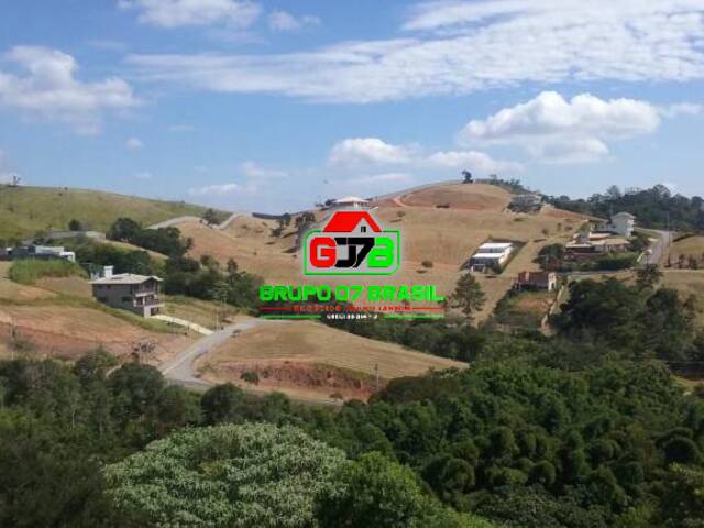 Venda em Condomínio Santa Barbara - Jambeiro