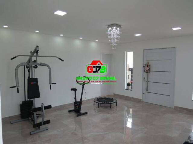 Casa para Venda em Paraibuna - 3