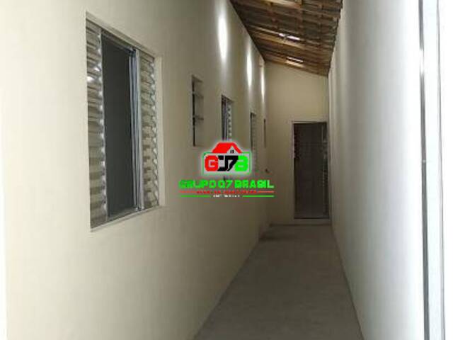 Casa para Venda em São José dos Campos - 4