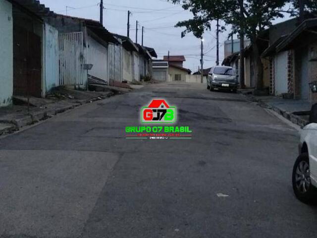 Casa para Venda em São José dos Campos - 4