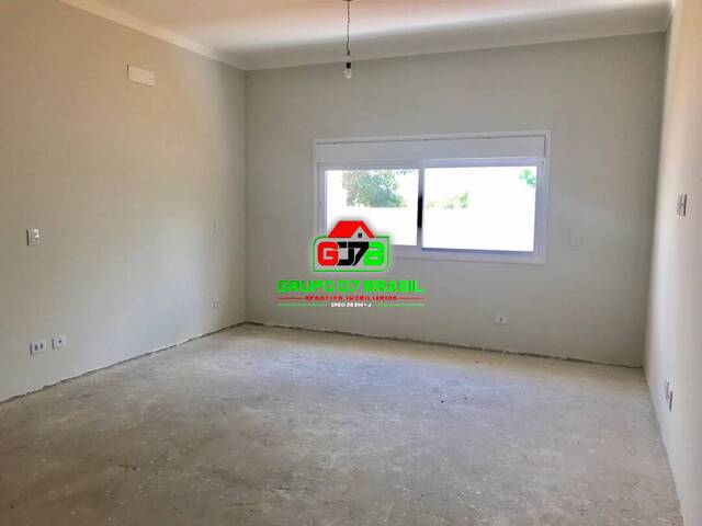 Casa para Venda em São José dos Campos - 4