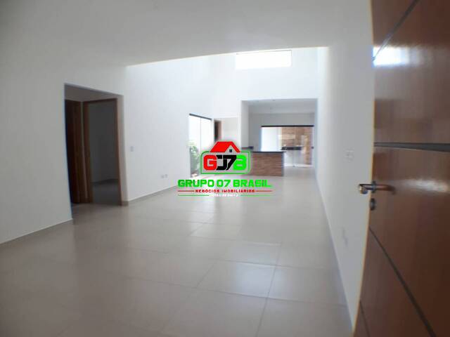 Casa para Venda em São José dos Campos - 3