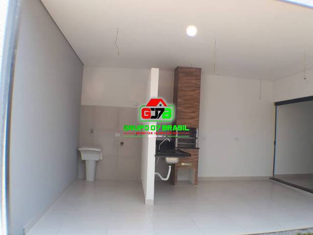 Casa para Venda em São José dos Campos - 4