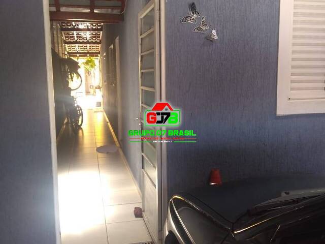 Casa para Venda em São José dos Campos - 4