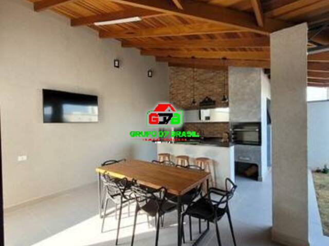 Casa para Venda em São José dos Campos - 2