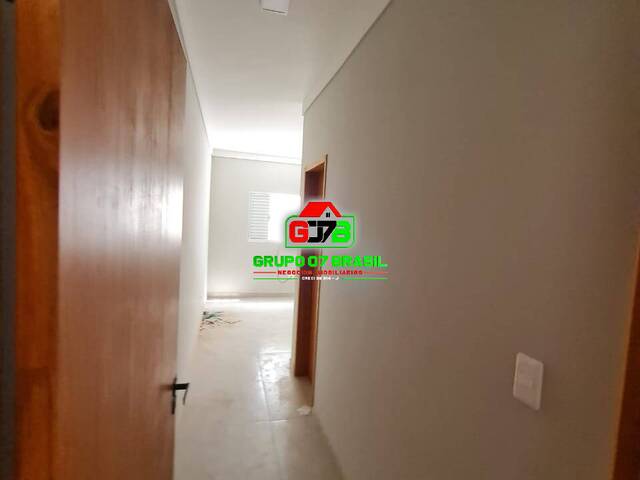 Casa para Venda em São José dos Campos - 3