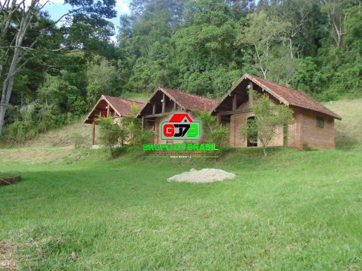 Sítio à venda com 5 quartos, 200m² - Foto 2