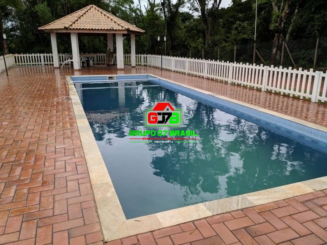 Chácara à venda com 3 quartos, 240m² - Foto 2