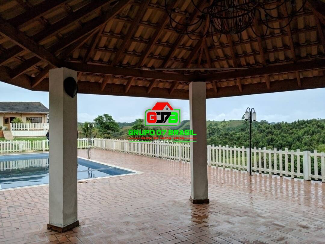 Chácara à venda com 3 quartos, 240m² - Foto 1