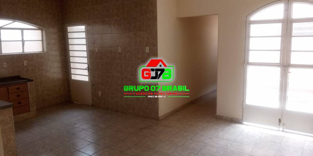 Casa à venda com 3 quartos, 120m² - Foto 1