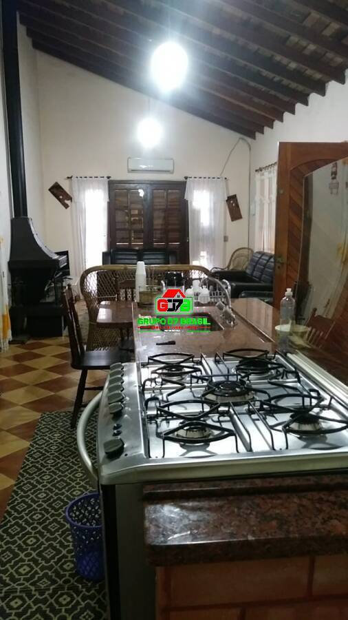 Terreno à venda com 2 quartos, 200m² - Foto 3
