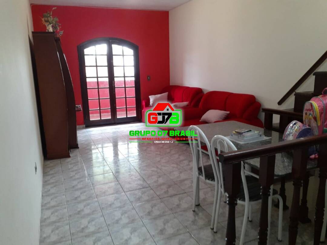 Sobrado, 3 quartos, 200 m² - Foto 1