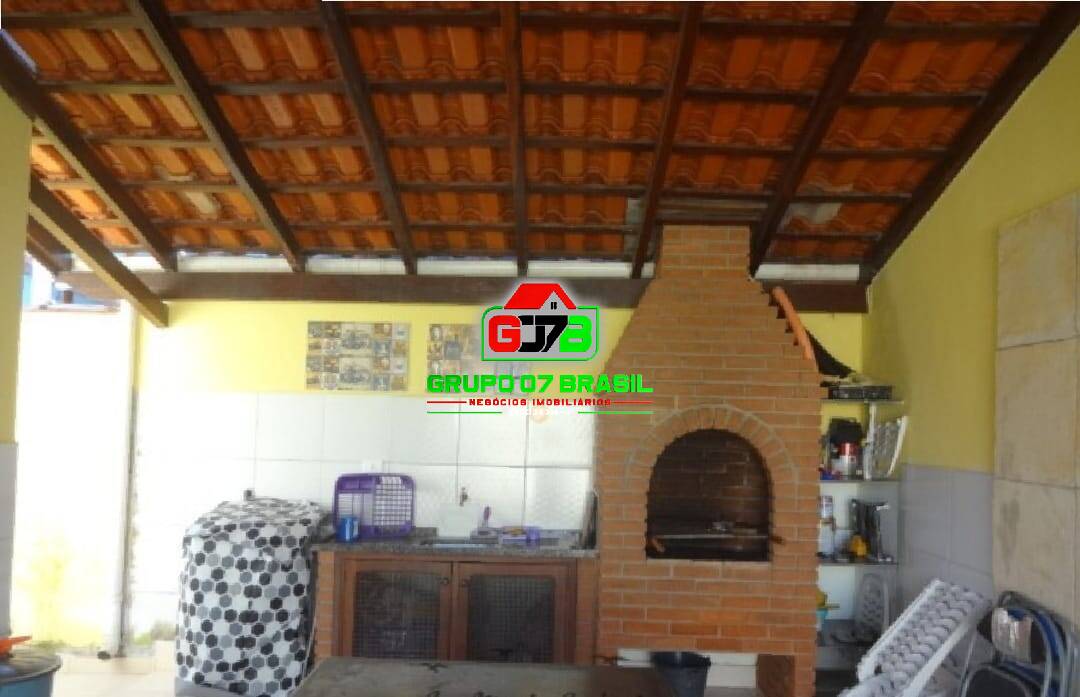 Casa à venda com 2 quartos, 135m² - Foto 2
