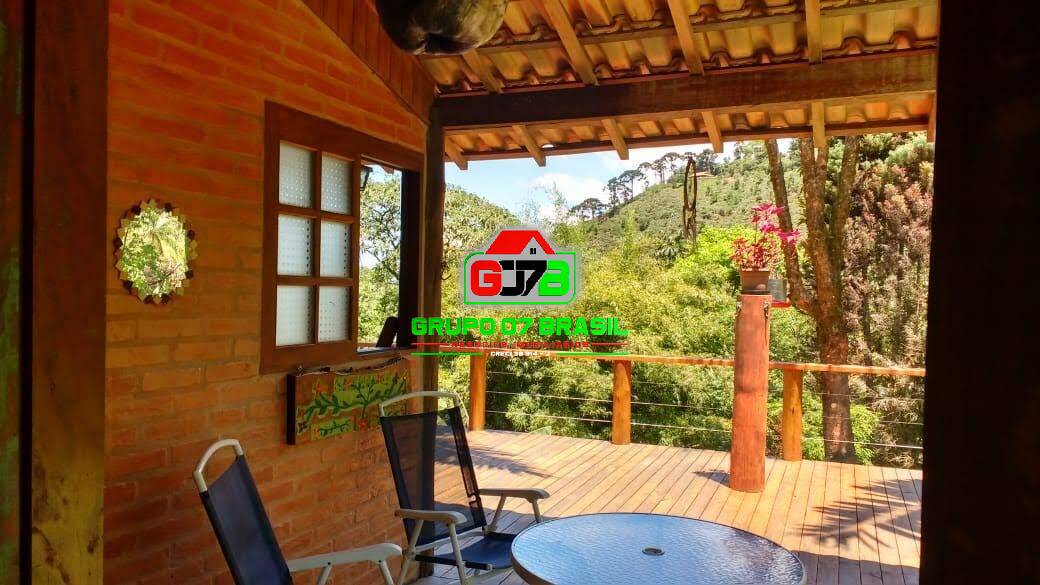 Terreno à venda com 2 quartos, 90m² - Foto 1