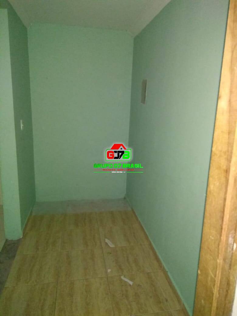 Sobrado à venda com 6 quartos, 200m² - Foto 13