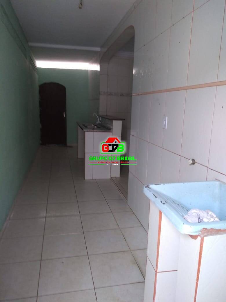Sobrado à venda com 6 quartos, 200m² - Foto 12