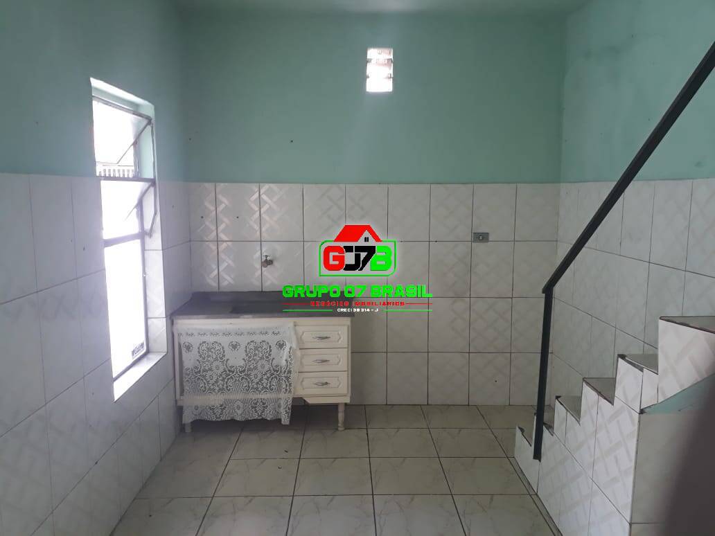 Sobrado à venda com 6 quartos, 200m² - Foto 4