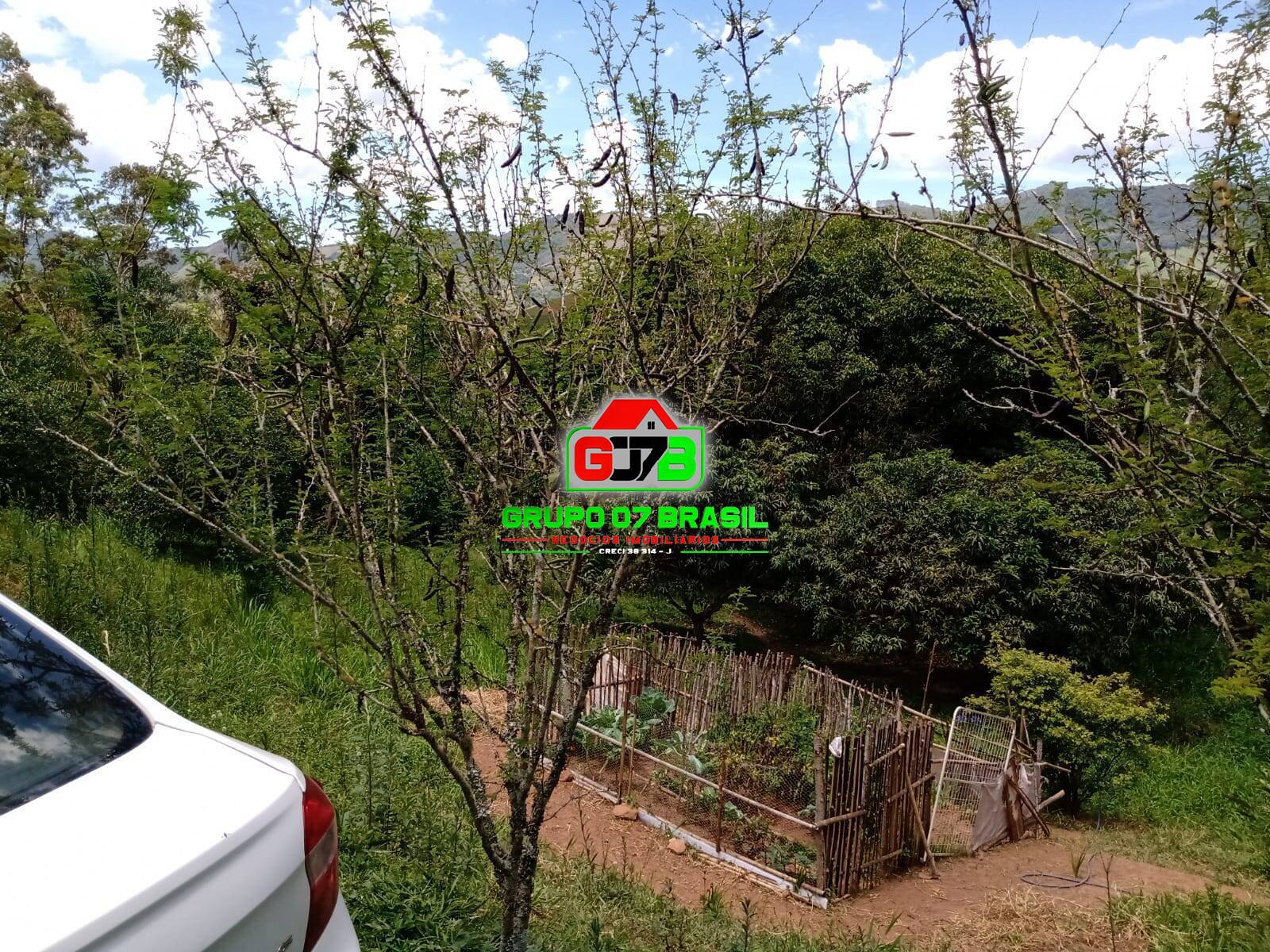 Sítio à venda com 2 quartos, 100m² - Foto 2