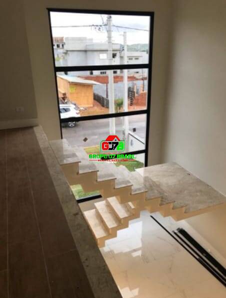 Casa, 3 quartos, 235 m² - Foto 1