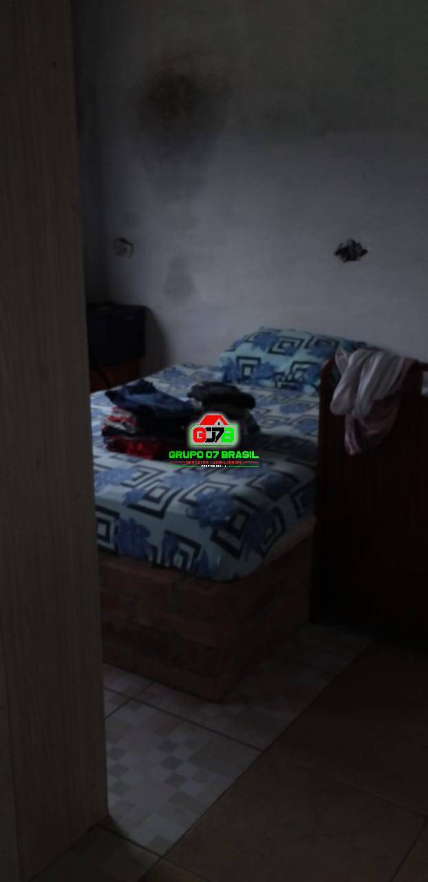 Casa à venda com 2 quartos, 70m² - Foto 5
