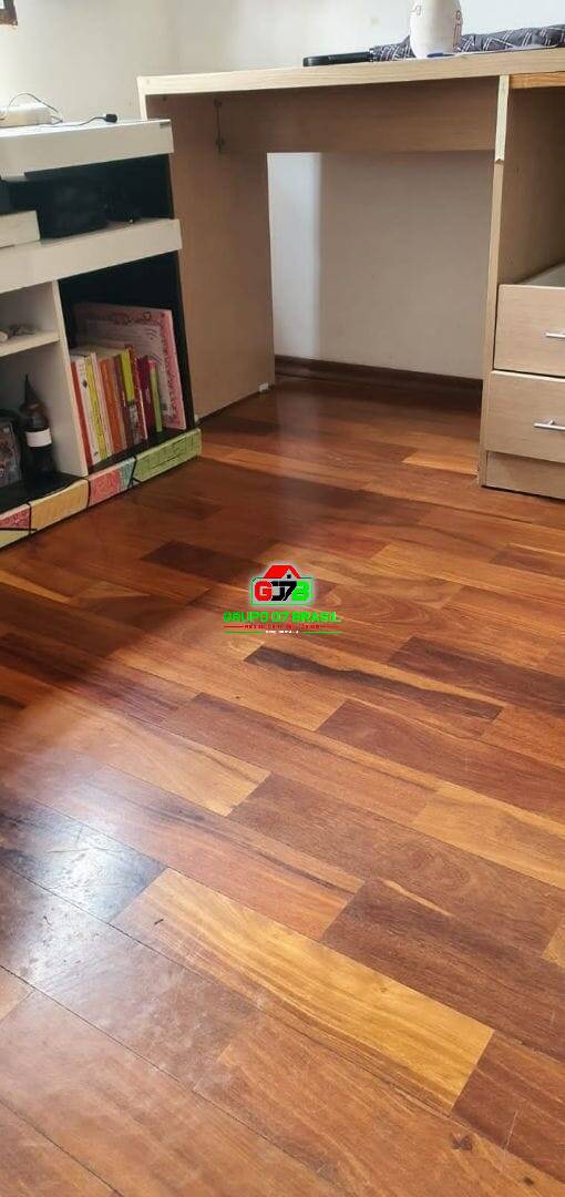 Sobrado à venda com 6 quartos, 200m² - Foto 3