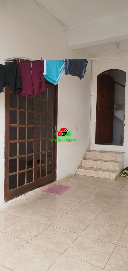 Sobrado à venda com 6 quartos, 200m² - Foto 19
