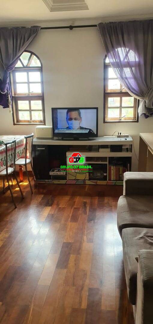 Sobrado à venda com 6 quartos, 200m² - Foto 2
