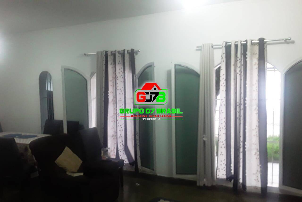 Casa à venda com 4 quartos, 176m² - Foto 2