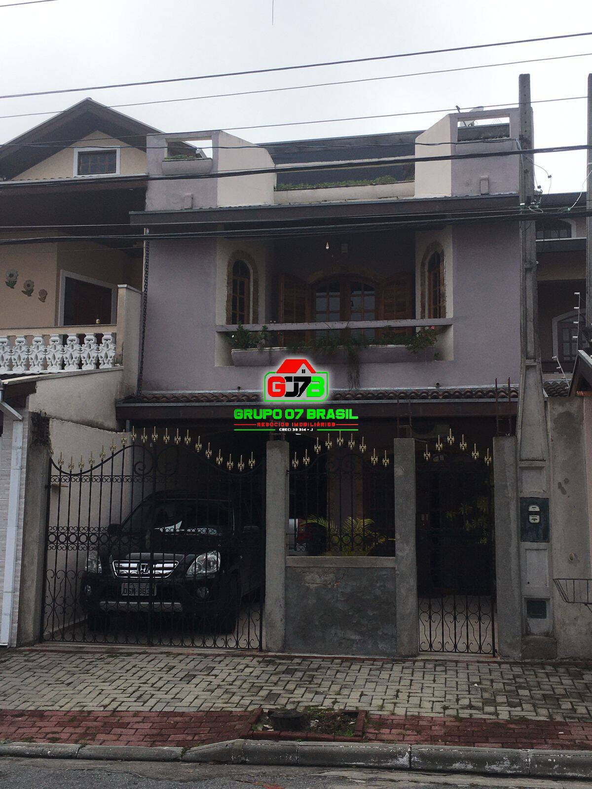 Sobrado à venda com 3 quartos, 300m² - Foto 1