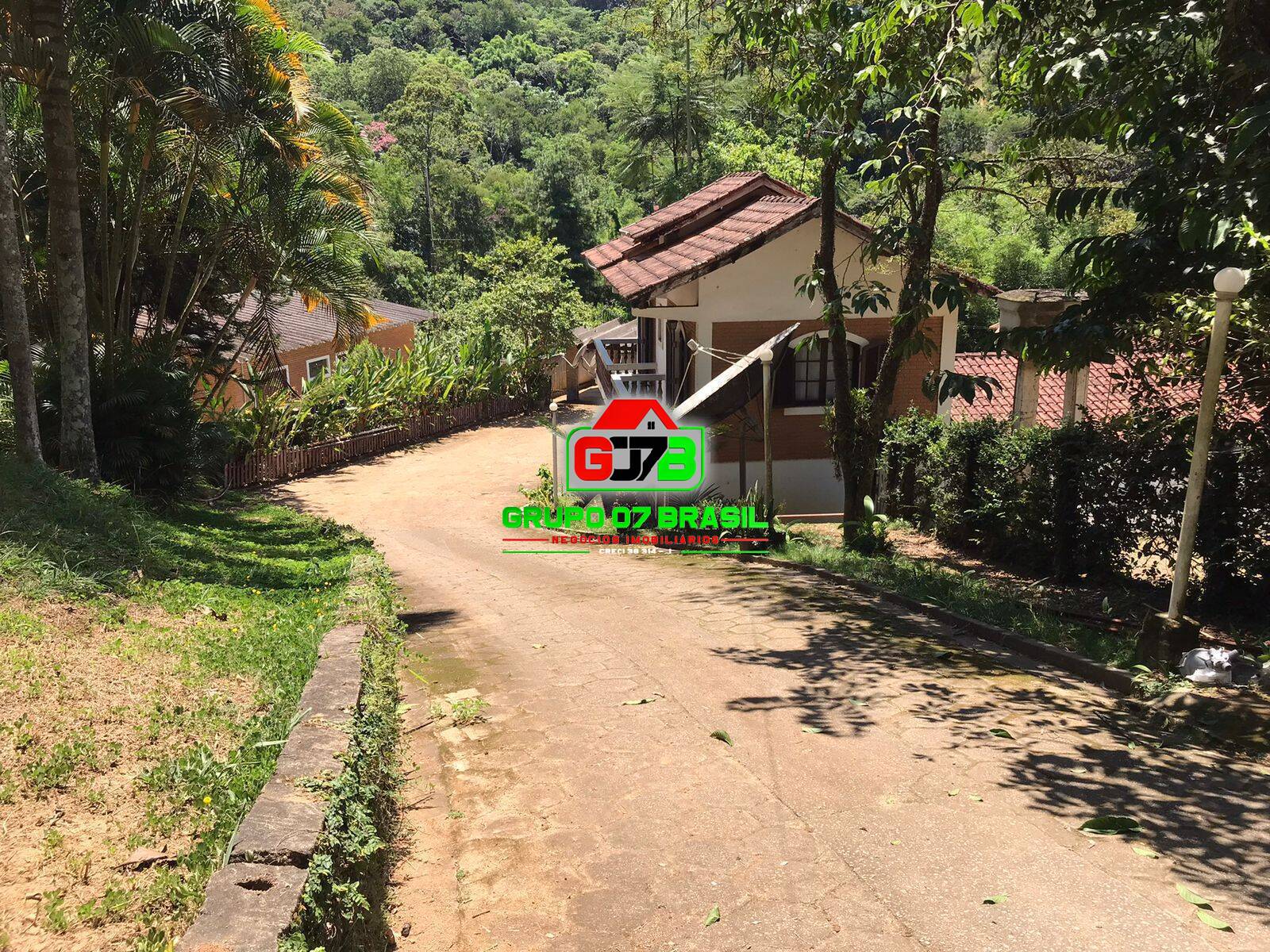Chácara à venda com 6 quartos, 400m² - Foto 1