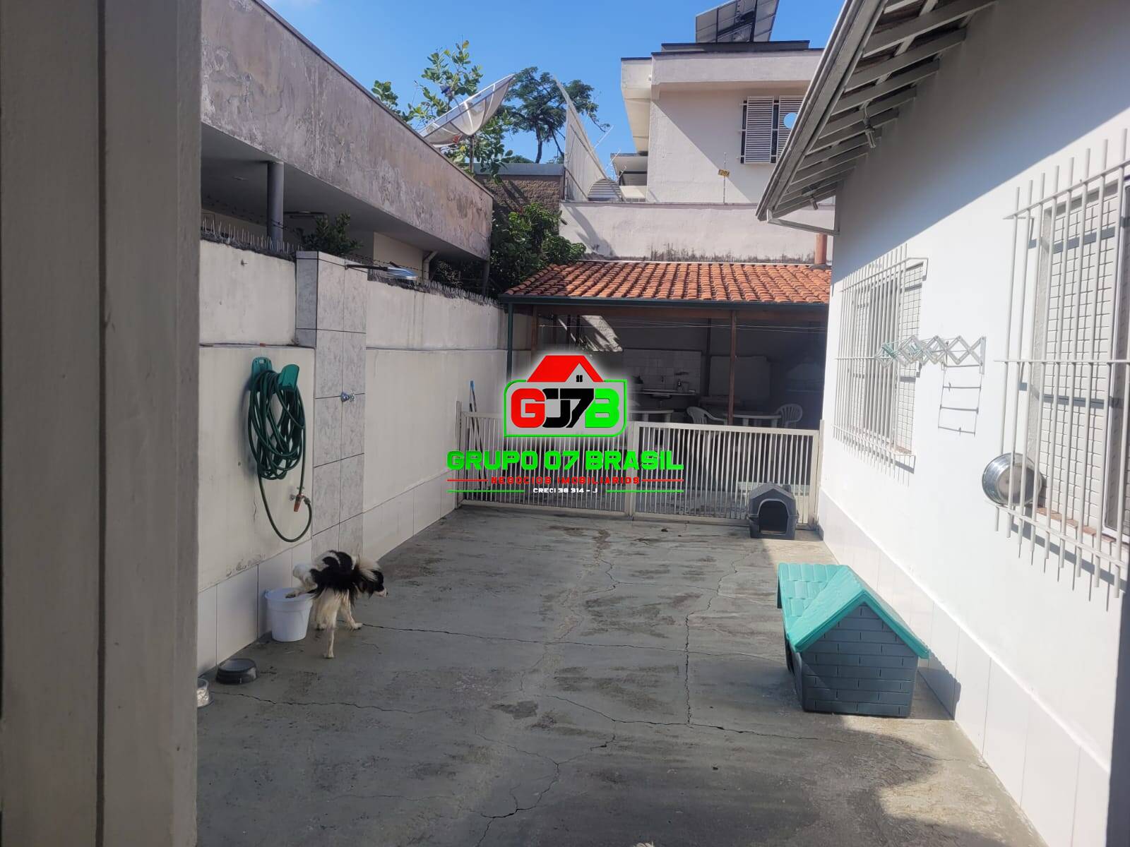 Casa à venda com 4 quartos, 142m² - Foto 1