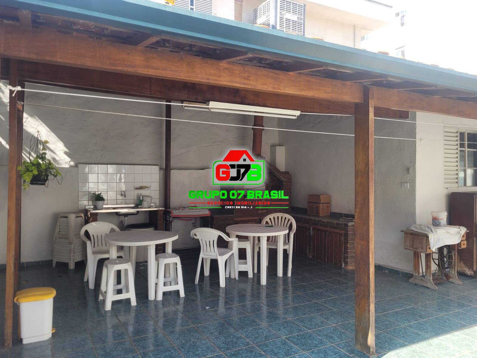 Casa à venda com 4 quartos, 142m² - Foto 3