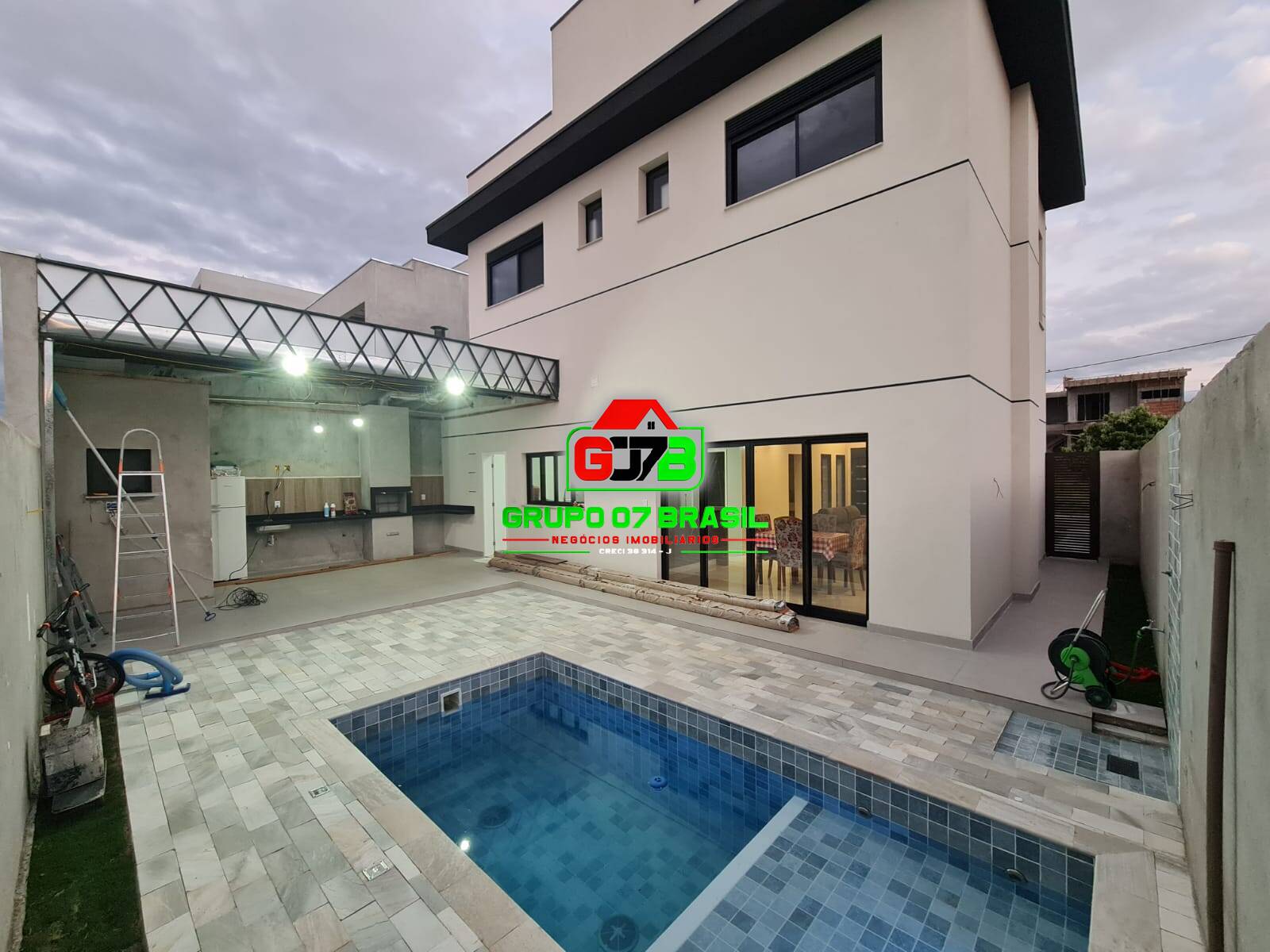 Casa, 3 quartos, 220 m² - Foto 1