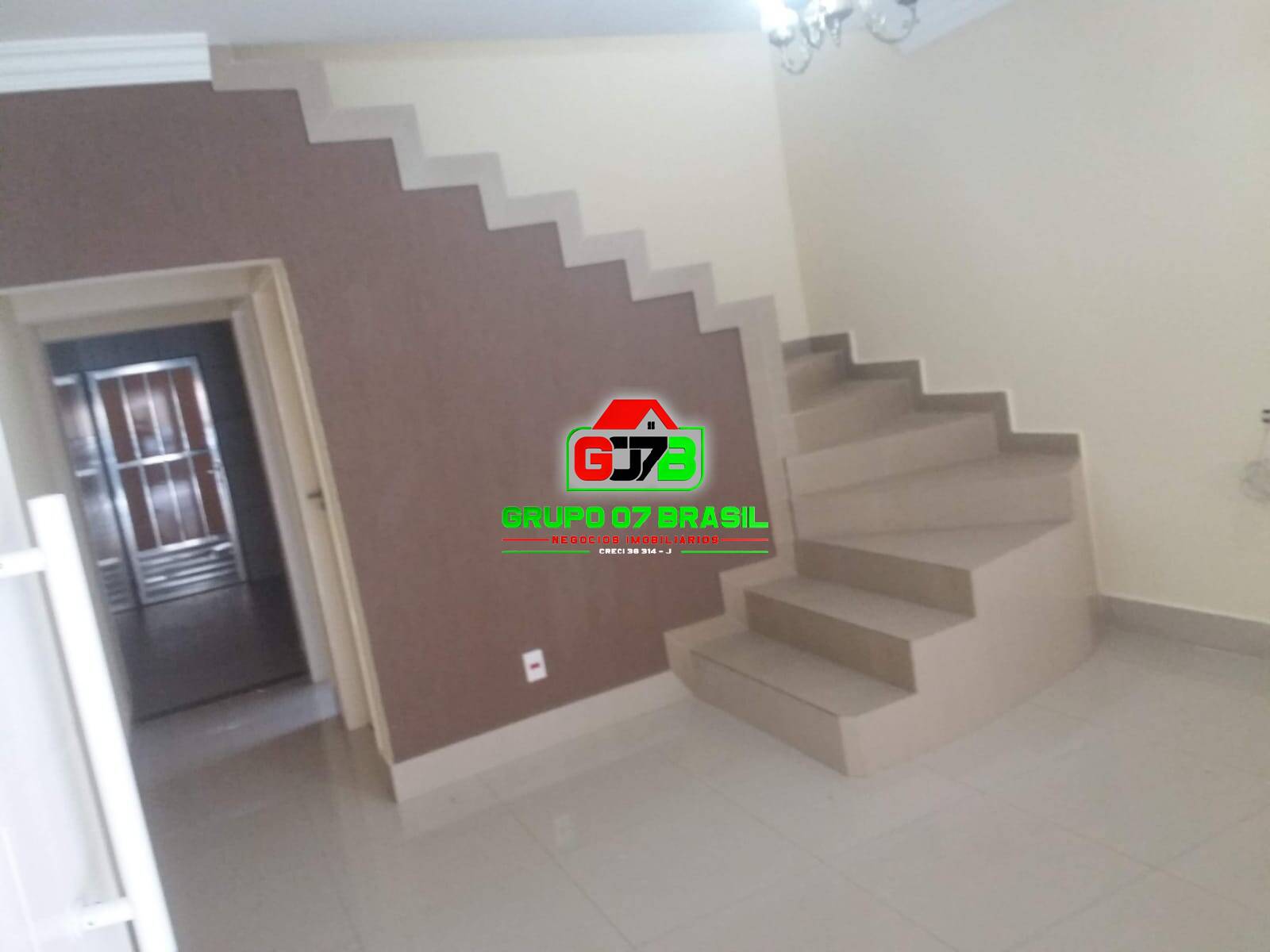 Sobrado à venda com 3 quartos, 360m² - Foto 2