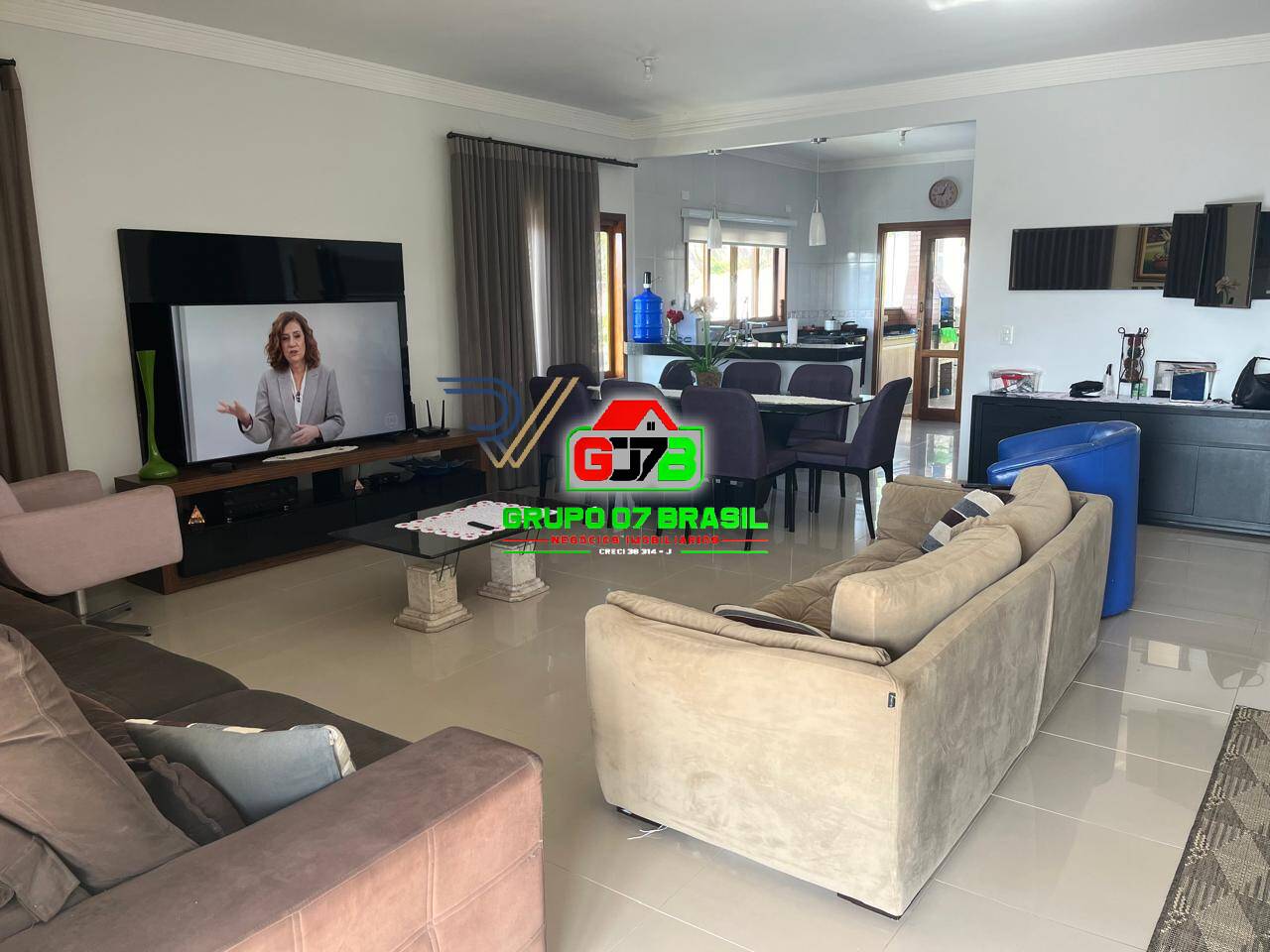 Casa, 4 quartos, 244 m² - Foto 1