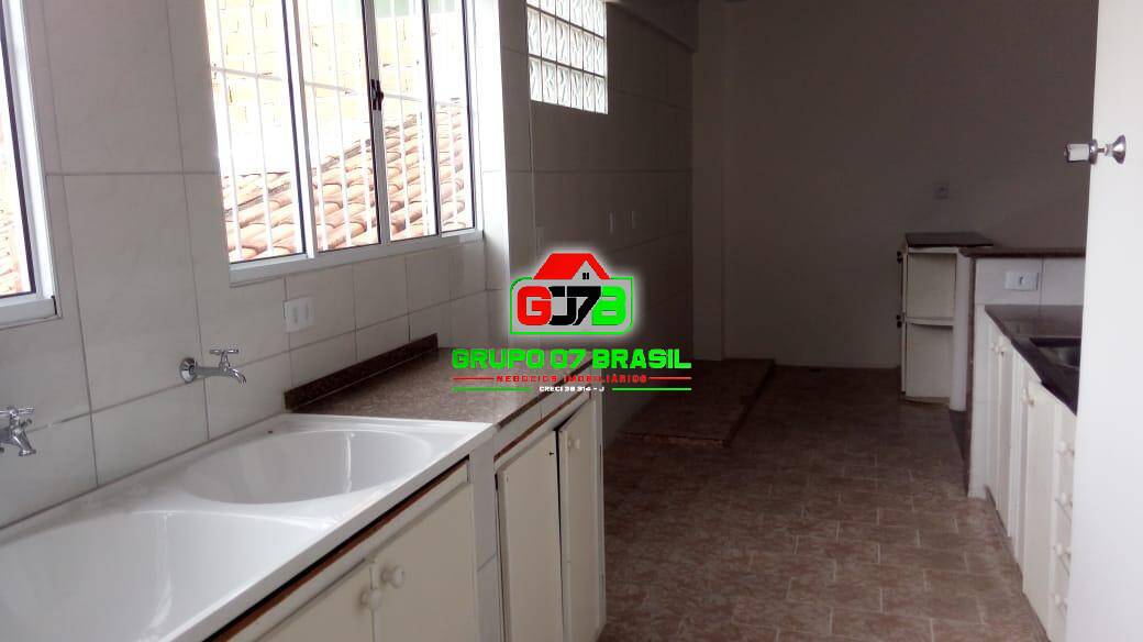 Casa à venda com 4 quartos, 166m² - Foto 6