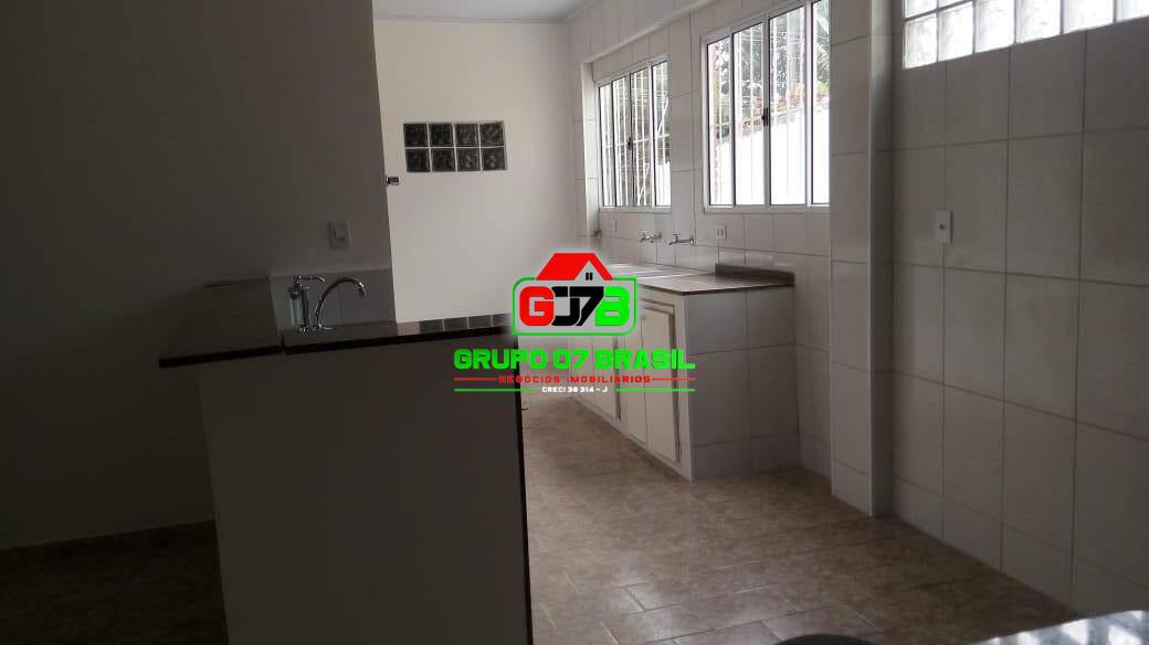 Casa à venda com 4 quartos, 166m² - Foto 4